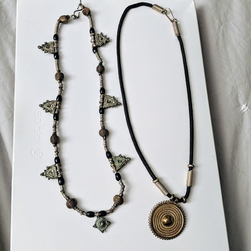 Bundle of two silver necklaces